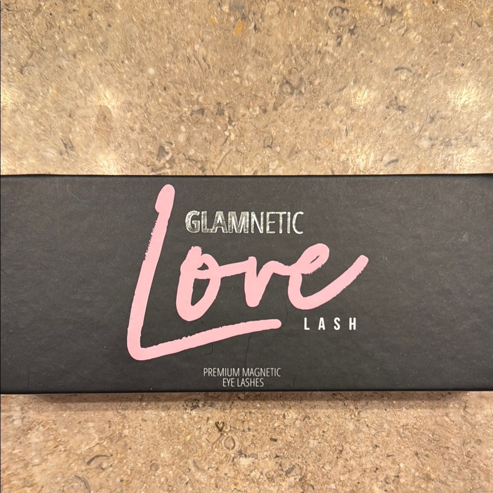 New Glamnetic Love Lash - Premium Magnetic Eyelashes in Black